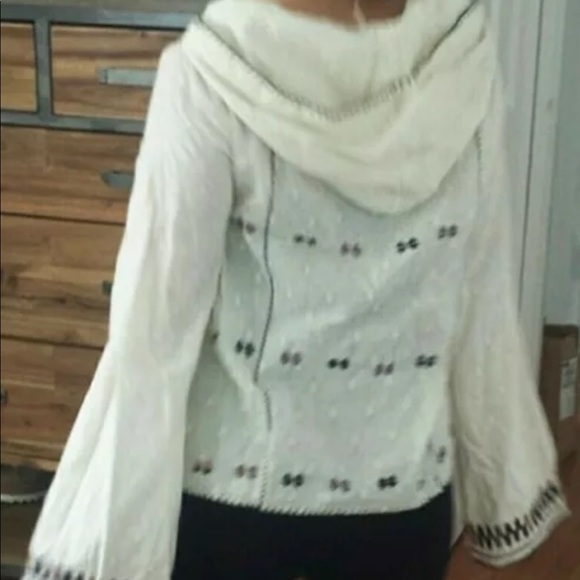 Free People, Long Sleeve, Embroidered Ivory Boho Hooded Top. Size Small. NWOT - Picture 2 of 11
